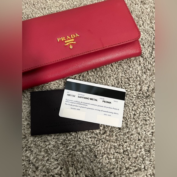 Prada wallet in pink (open to offers!) - Picture 6 of 7